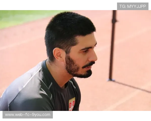 奥林匹亚科斯亮相南美，开启试训新篇章，点燃足球梦想